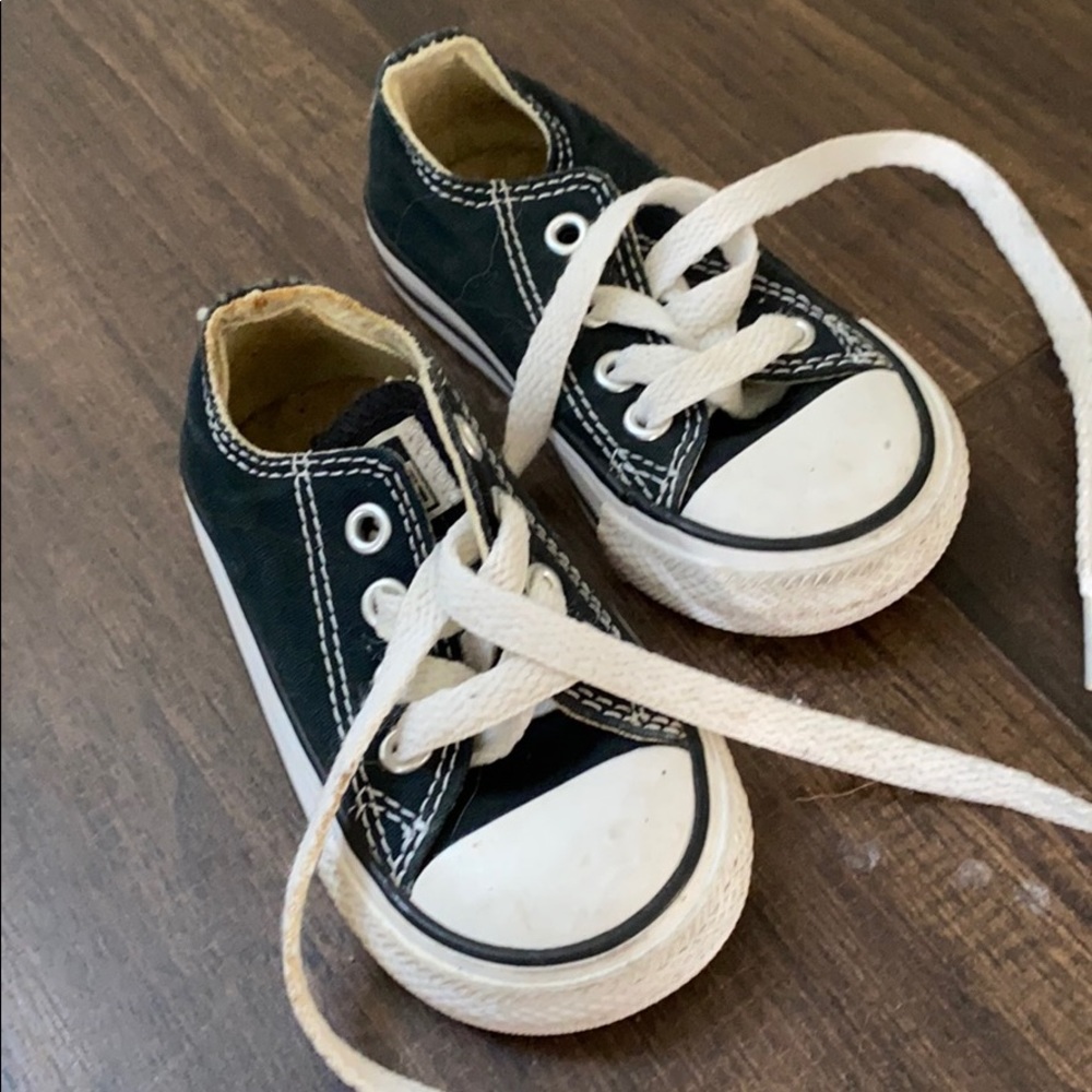 Toddler size 4 converse